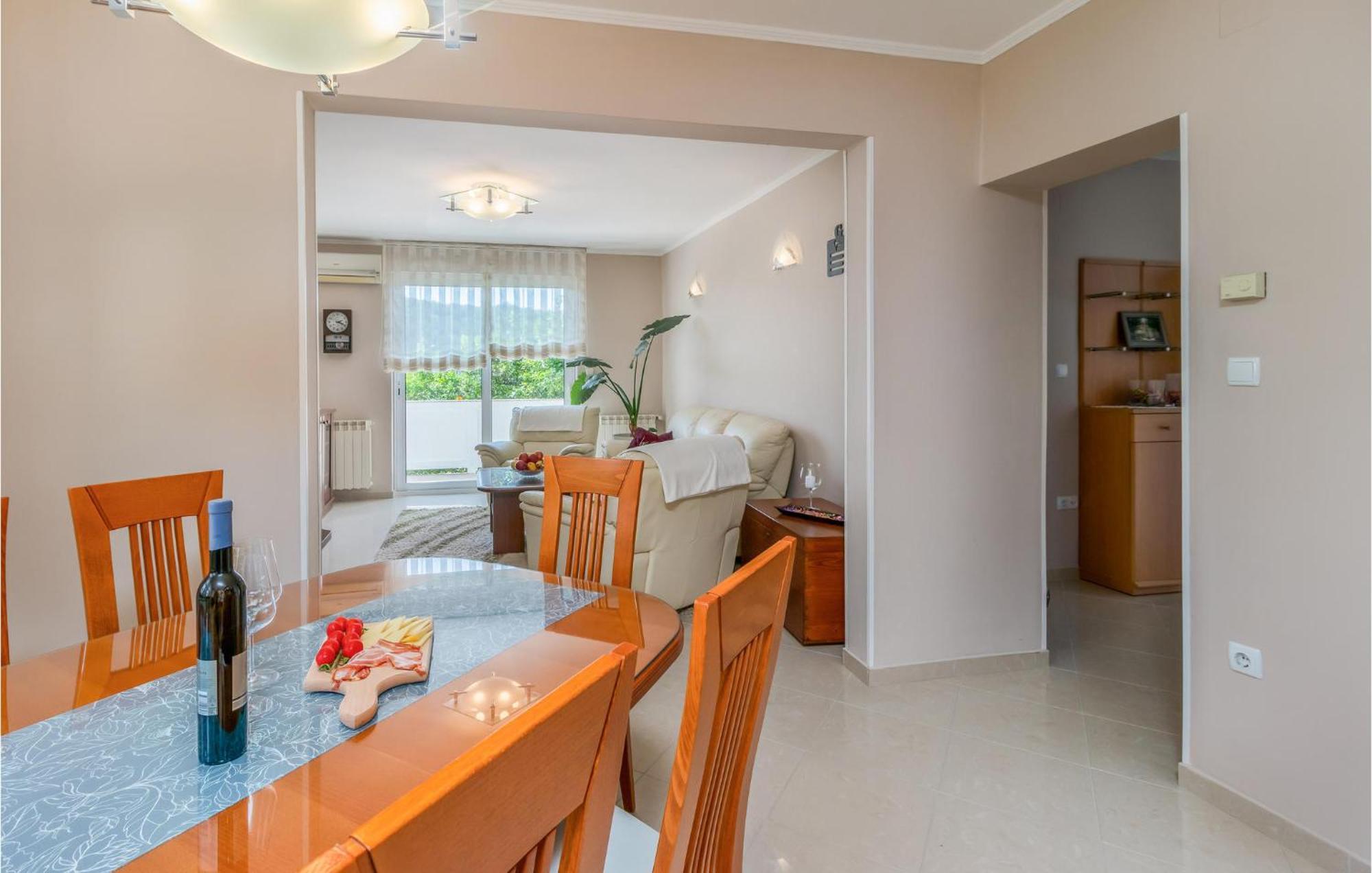 1 Bedroom Awesome Apartment In Kampor 外观 照片
